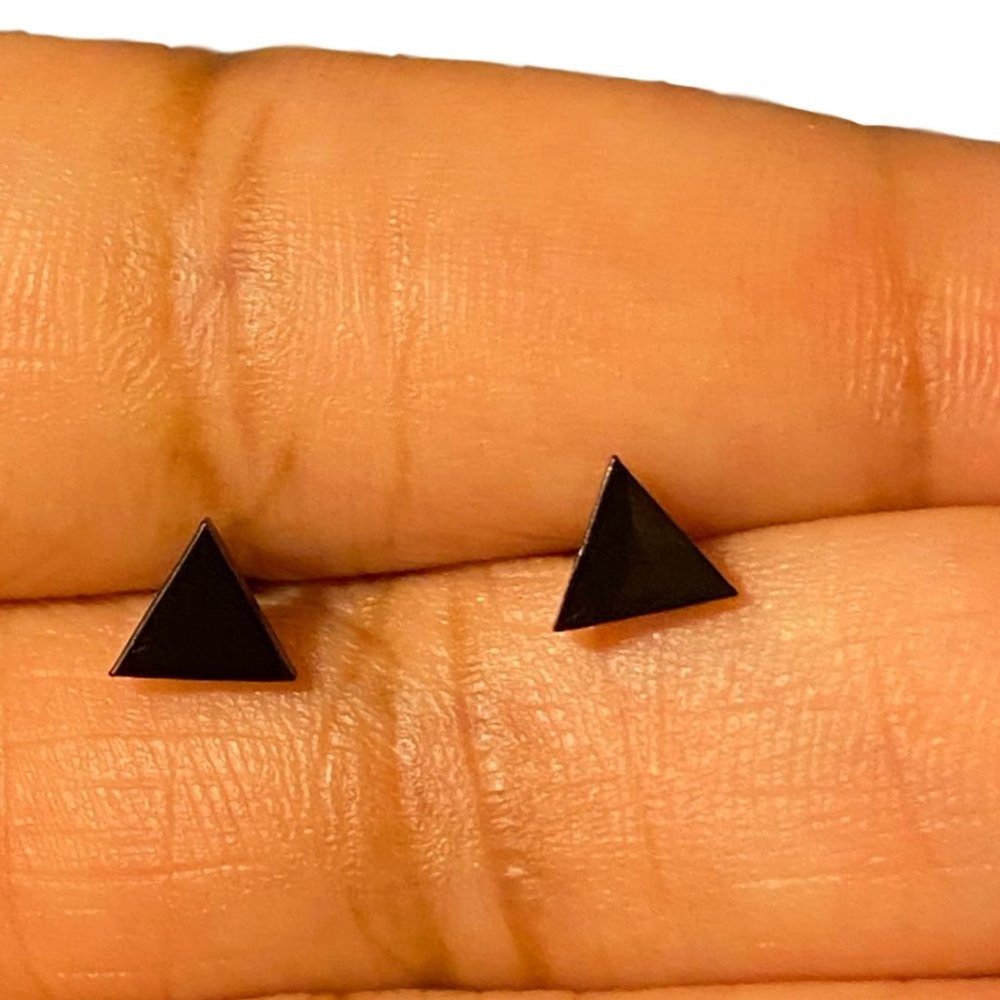Triangle  black stainless steel stud earrings